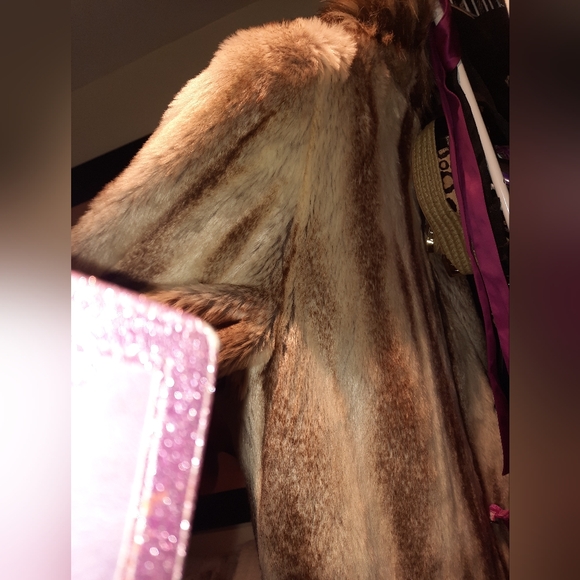 OLYMPIA FAUX FUR MINK LYNX 3/4 length Size MED GORGEOUSLY SEXY COAT BIRTHDAY🎁💝 - Picture 5 of 5